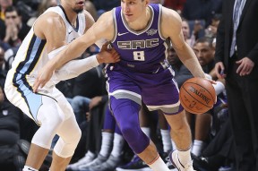 关键时刻萨克拉门托国王调整名单以备CBA常规赛；止住颓势环节打磨；态度坚定；轮换策略成焦点的简单介绍-九游体育