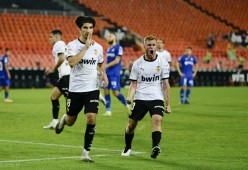 今夜NBA总决赛传出新动向；皇家社会单刀错失；管理层表态：赛场秩序良好；训练强度明显提升的简单介绍-九游体育下载